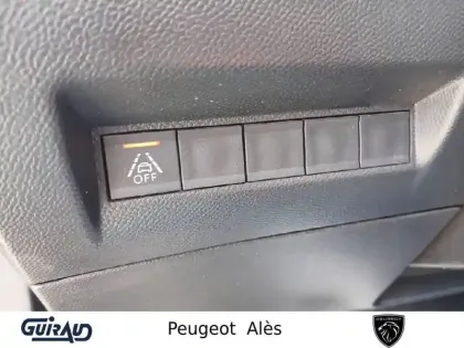 Photo 17 Peugeot 2008  PureTech 130 S&S EAT8