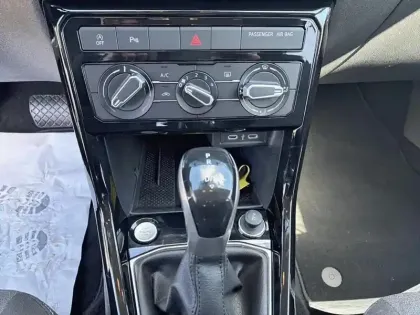 Photo 18 Volkswagen T-cross  1.0 TSI 116 Start/Stop DSG7 VW Edition