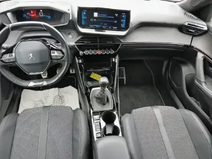 Photo 9 Peugeot 2008  PureTech 130 S&S BVM6 GT
