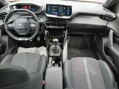 Photo 15 Peugeot 2008  PureTech 130 S&S BVM6 GT