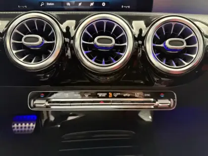 Photo 19 Mercedes CLA  200 d Shooting Brake AMG L