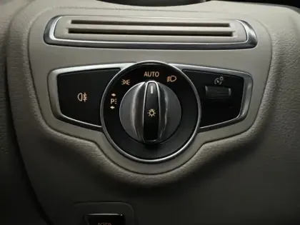 Photo 18 Mercedes Classe C Gén. II (C205) Ph2 AMG Line 2