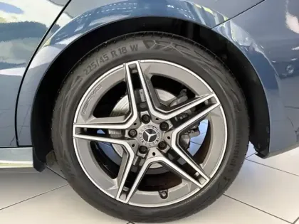 Photo 14 Mercedes Classe A Gén. IV (W177) Ph1 AMG Line 5