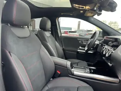 Photo 18 Mercedes GLA 200 d AMG Line