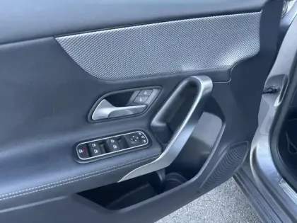 Photo 12 Mercedes Classe A Gén. IV (W177) Ph2 Progressive Line 5