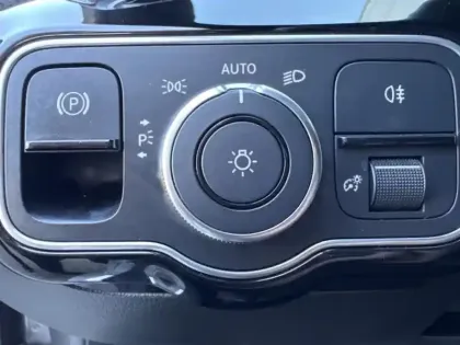 Photo 14 Mercedes Classe A Gén. IV (W177) Ph2 Progressive Line 5