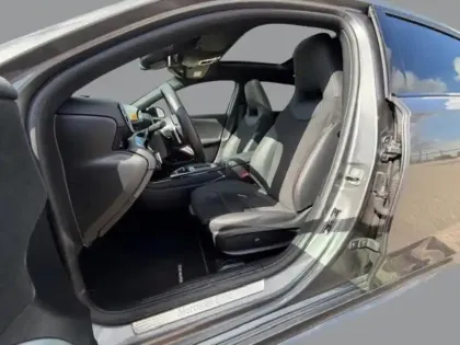 Photo 19 Mercedes Classe A 200 d AMG Line