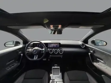 Photo 10 Mercedes Classe A 200 d AMG Line