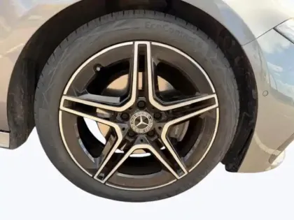 Photo 8 Mercedes Classe A 200 d AMG Line