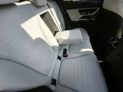 Photo 18 Mercedes Classe GLC Gén. II (X254) Ph1 AMG Line 5