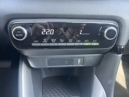 Photo 13 Toyota Yaris Hybride 116h Design