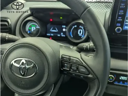 Photo 15 Toyota Yaris Hybride 116h Design