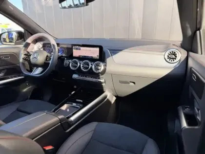 Photo 8 Mercedes EQA 250+ AMG Line