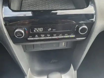 Photo 17 Toyota Yaris Hybride 116h Design