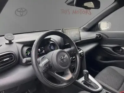 Photo 13 Toyota Yaris Hybride 1.5 HYBRID 116H DESIGN AUTO 2WD