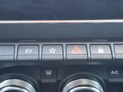 Photo 21 Renault Clio V Techno E-Tech full hybrid 145 -25