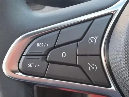 Photo 8 Renault Clio V Techno E-Tech full hybrid 145 -25