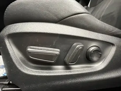 Photo 23 Toyota C-HR 1.8 Hybride 122 GR Sport