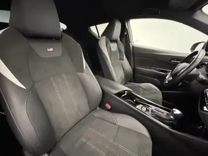 Photo 21 Toyota C-HR 1.8 Hybride 122 GR Sport