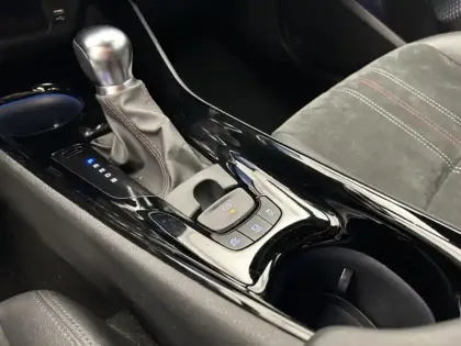 Photo 24 Toyota C-HR 1.8 Hybride 122 GR Sport