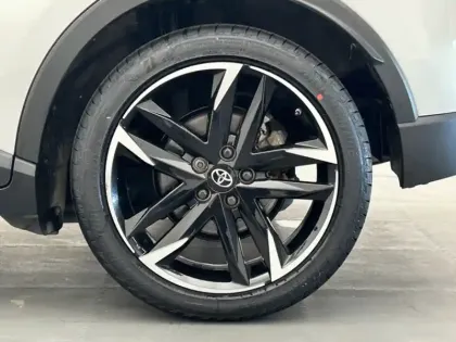 Photo 8 Toyota C-HR 1.8 Hybride 122 GR Sport