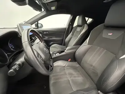 Photo 17 Toyota C-HR 1.8 Hybride 122 GR Sport