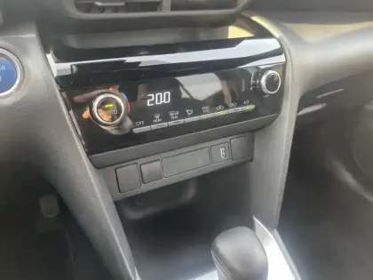 Photo 16 Toyota Yaris Hybride 116h Design