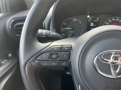 Photo 13 Toyota Yaris Hybride 116h Dynamic