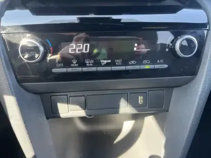 Photo 15 Toyota Yaris Hybride 116h Design