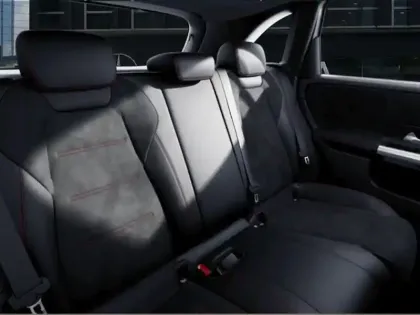 Photo 38 Mercedes Classe B 180 AMG Line