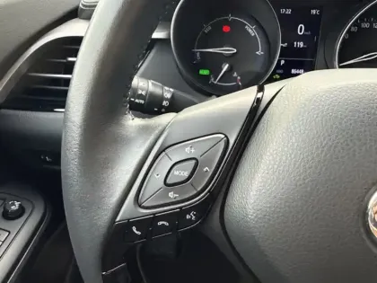 Photo 16 Toyota C-HR 122h Dynamic business