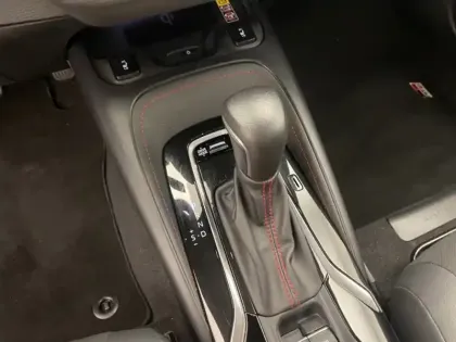 Photo 13 Toyota Corolla Hybride 2.0L 196h GR Sport TS HYBRID