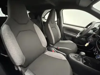 Photo 21 Toyota Aygo 1.0 VVT-i 72 Dynamic CH S CVT M