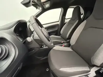 Photo 10 Toyota Aygo 1.0 VVT-i 72 Dynamic CH S CVT M