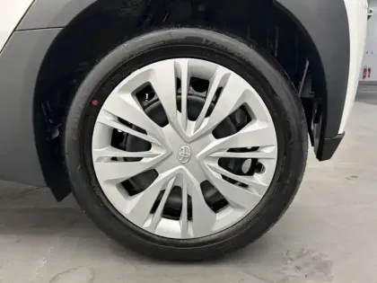 Photo 8 Toyota Aygo 1.0 VVT-i 72 Dynamic CH S CVT M