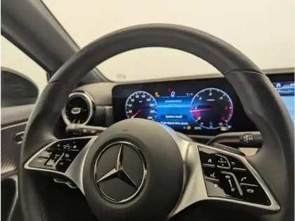 Photo 15 Mercedes Classe A 180 d Progressive Line