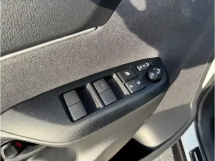 Photo 17 Toyota Yaris Hybride 1.5 HYBRID 116H DESIGN AUTO