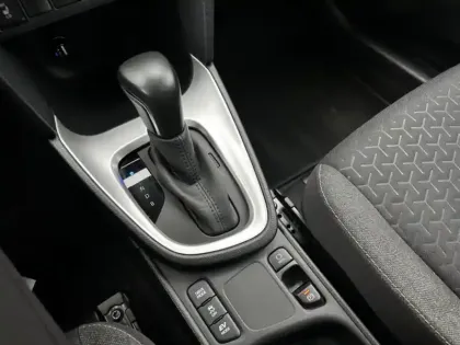 Photo 13 Toyota Yaris Gén. I Ph1 Design 5