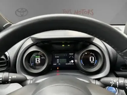 Photo 11 Toyota Yaris Gén. I Ph1 Design 5