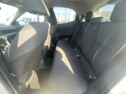 Photo 12 Toyota Yaris Hybride 116h Dynamic