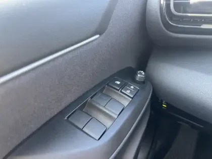 Photo 15 Toyota Yaris Hybride 116h Dynamic