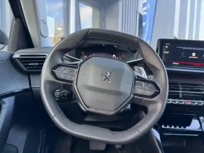 Photo 19 Peugeot 2008 1.2 PureTech 130ch Allure Pack EAT8 + Sièges chauffants