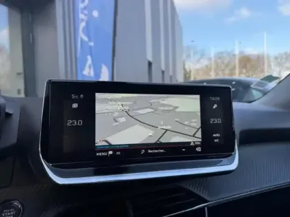 Photo 8 Peugeot 2008 1.2 PureTech 130ch Allure Pack EAT8 + Sièges chauffants