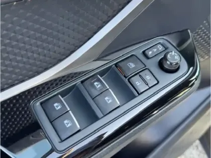 Photo 16 Toyota C-HR 1.8 HYBRIDE 122 DESIGN ch