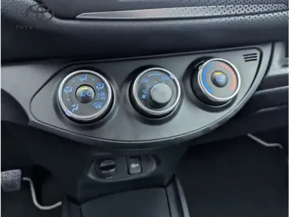 Photo 23 Toyota Yaris 110 VVT-i Design Y20