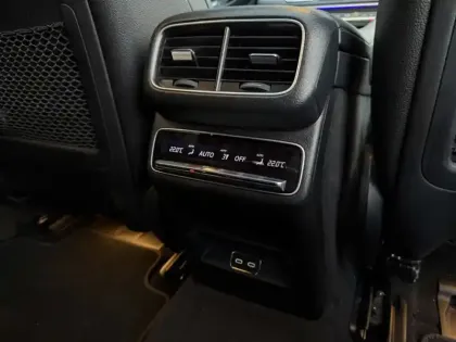 Photo 13 Mercedes Classe E 400 e 4MATIC AMG Line