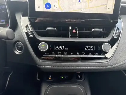 Photo 19 Toyota Corolla 196h Design