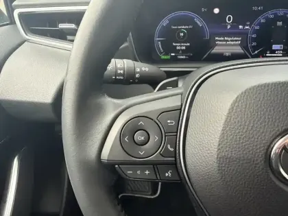 Photo 16 Toyota Corolla 196h Design