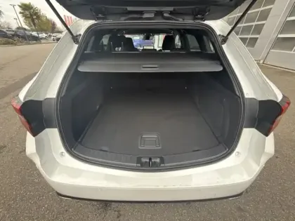 Photo 9 Toyota Corolla 196h Design