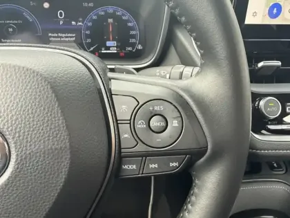 Photo 15 Toyota Corolla 196h Design